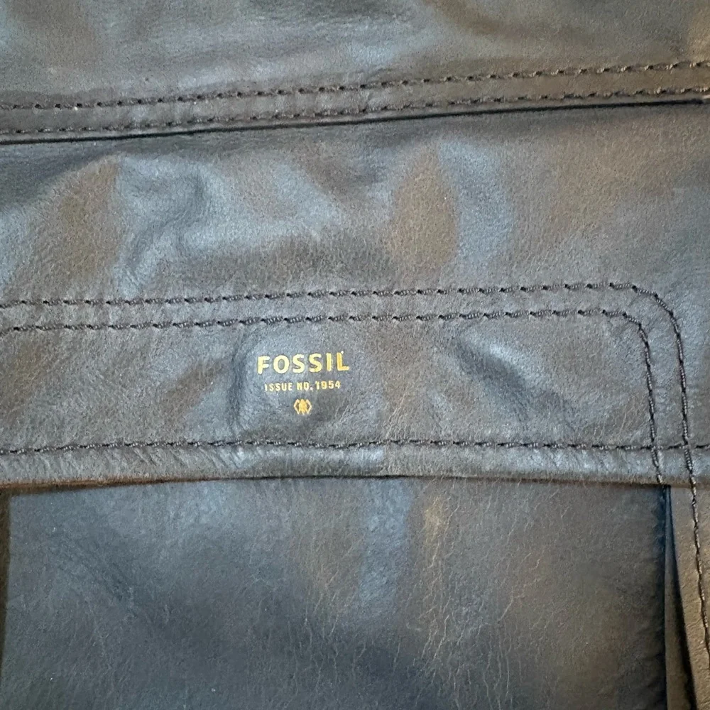 Fossil Men's Dark Blue Leather Messenger Bag